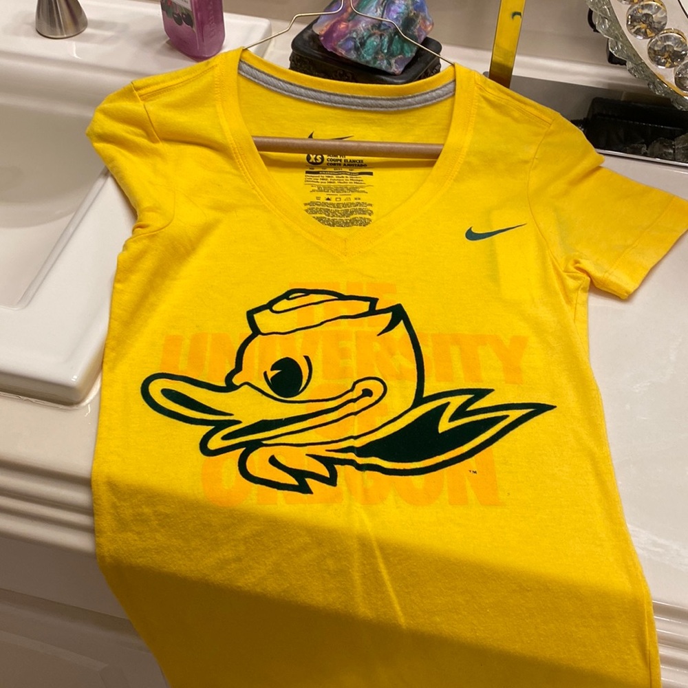 Nike duck shirt